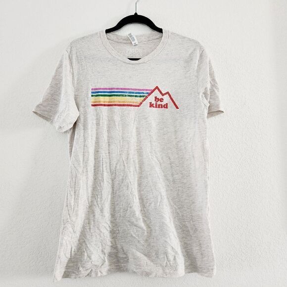 Canvas Be Kind Rainbow 🌈 Crewneck Tee, Medium - Picture 1 of 4
